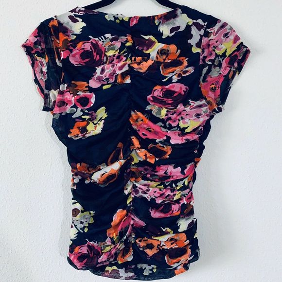 For Cynthia Petite Floral Rouched Top Sz PM MBQ - Picture 4 of 4